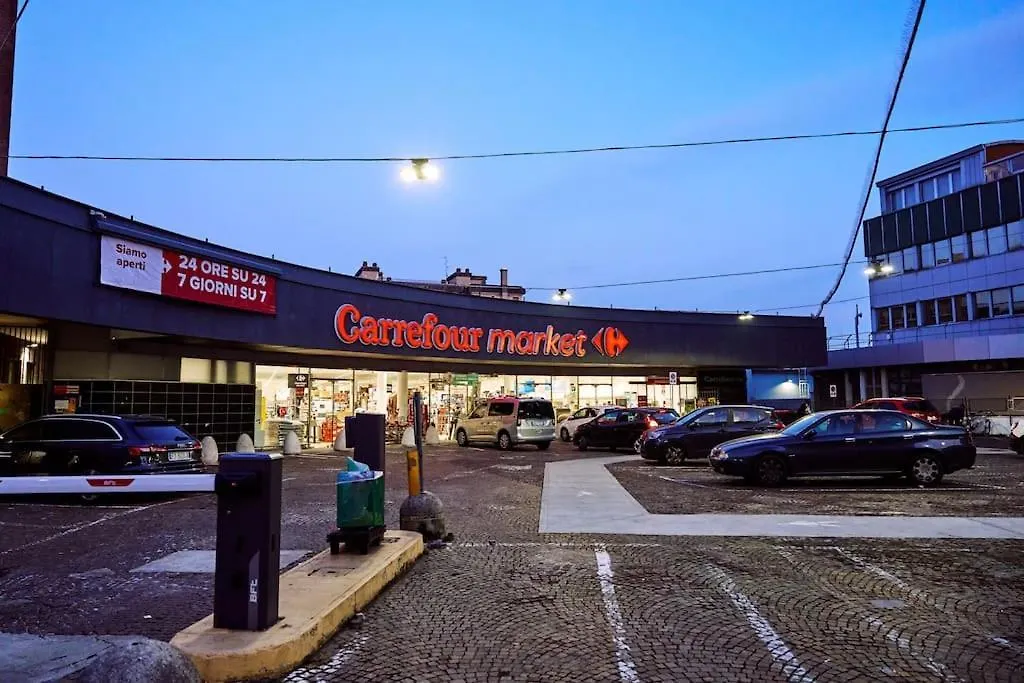 Апартаменты Casa Mamo: Design & Vintage Above Subway Милан